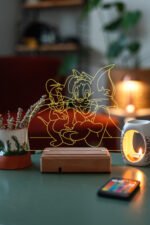 Tom ve Jerry Tasarımlı Kumandalı Hediyelik Gece Lambası - Görsel 5