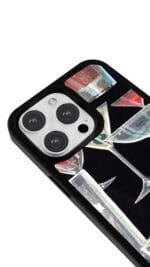 Kokteyl Bardakları tasarımlı Glossy telefon kılıfı, kamera çevresi yakın plan