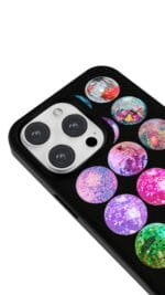 Disko Topları tasarımlı Glossy telefon kılıfı, kamera çevresi yakın plan