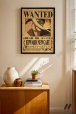 One Piece Beyaz Sakal Wanted Poster siyah çerçeveli duvar tablosu, konsol üstündeki duvarda