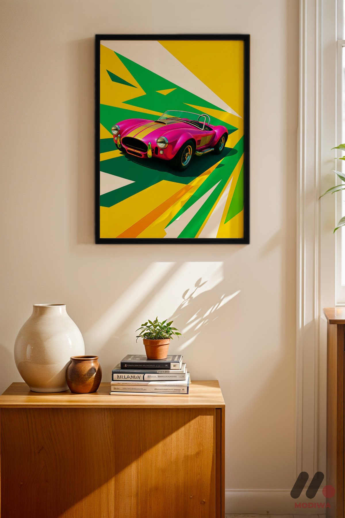 Pembe Klasik Roadster Pop Art siyah çerçeveli duvar tablosu, konsol üstündeki duvarda