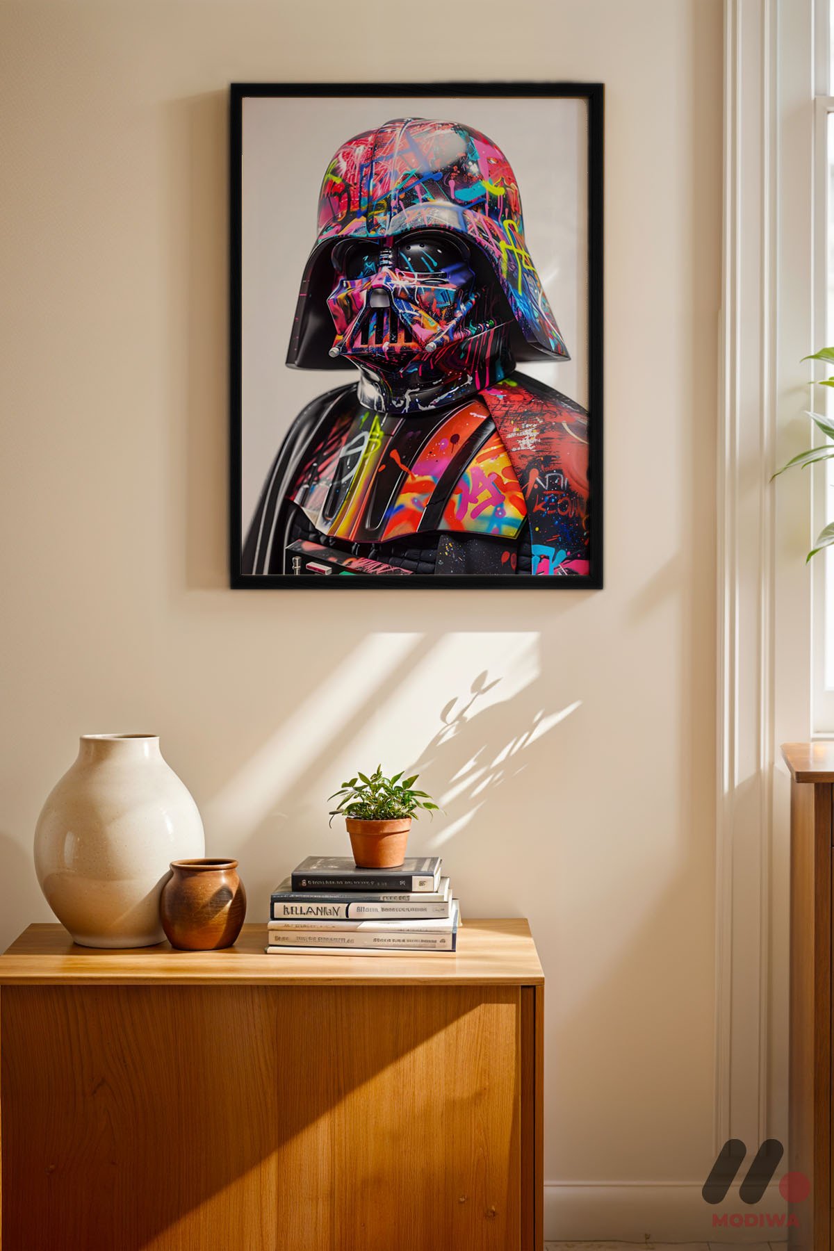 Pop Art Zırhlı Karakter siyah çerçeveli duvar tablosu, konsol üstündeki duvarda