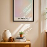Positivity Aura Posteri siyah çerçeveli duvar tablosu, konsol üstündeki duvarda