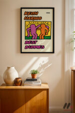 Best Buddies Pop Art siyah çerçeveli duvar tablosu, konsol üstündeki duvarda