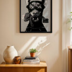 Siyah Köpek Pop Art siyah çerçeveli duvar tablosu, konsol üstündeki duvarda